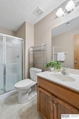 19601 Blaine Circle, Omaha, NE 68135