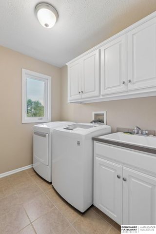 19601 Blaine Circle, Omaha, NE 68135