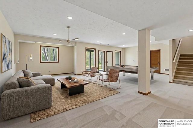19601 Blaine Circle, Omaha, NE 68135
