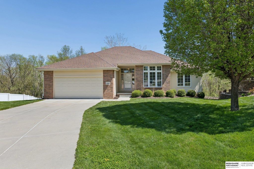 19601 Blaine Circle, Omaha, NE 68135