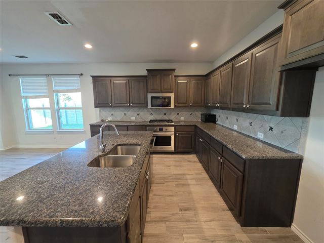 717 Gannet Trail, Argyle, TX 76226