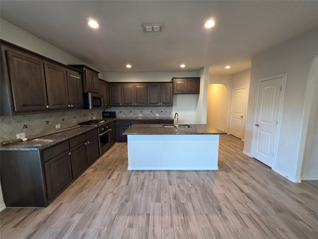 717 Gannet Trail, Argyle, TX 76226