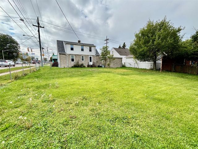 1129 MARSHALL Drive, Erie, PA 16505