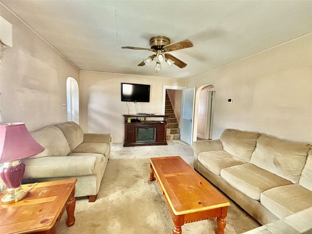 1129 MARSHALL Drive, Erie, PA 16505