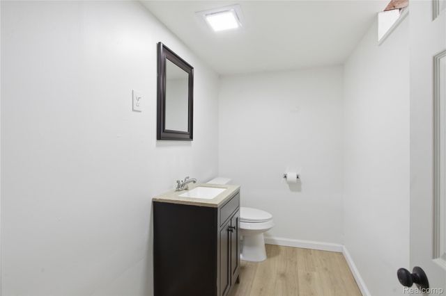 15225 Common Road, Roseville, MI 48066