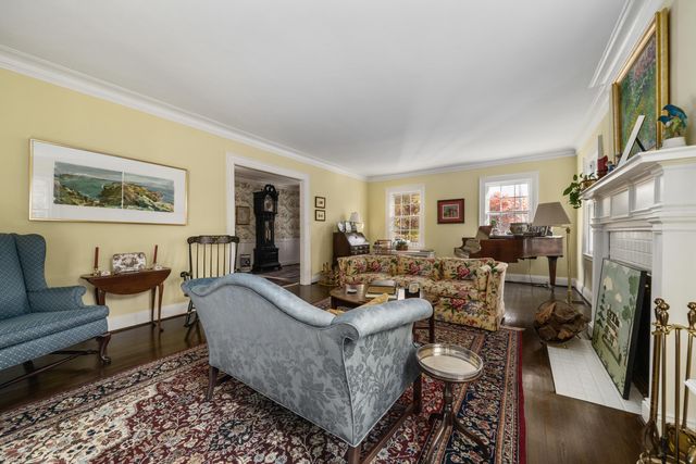 211 Preston Road, Columbus, OH 43209