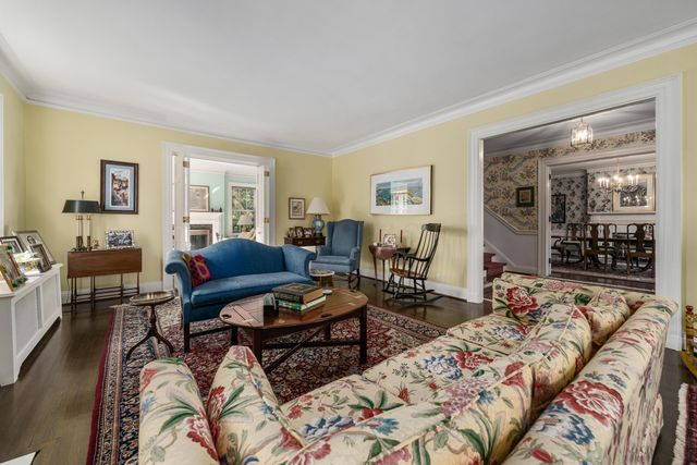 211 Preston Road, Columbus, OH 43209