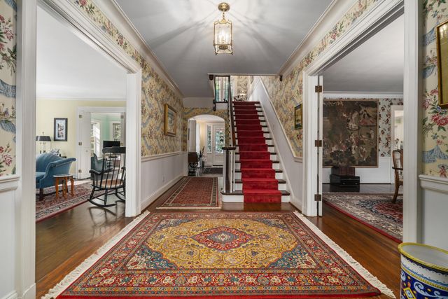 211 Preston Road, Columbus, OH 43209