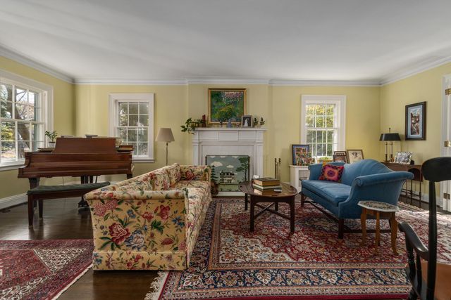 211 Preston Road, Columbus, OH 43209