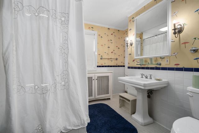 211 Preston Road, Columbus, OH 43209