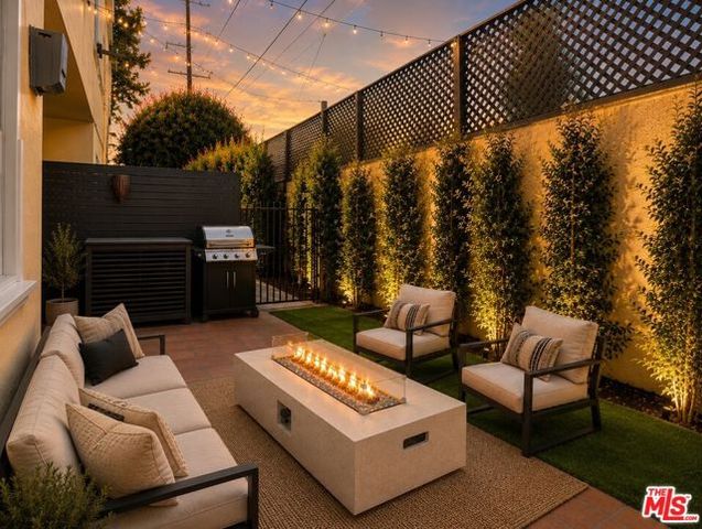 1050 N Edinburgh Avenue 103, West Hollywood, CA 90046