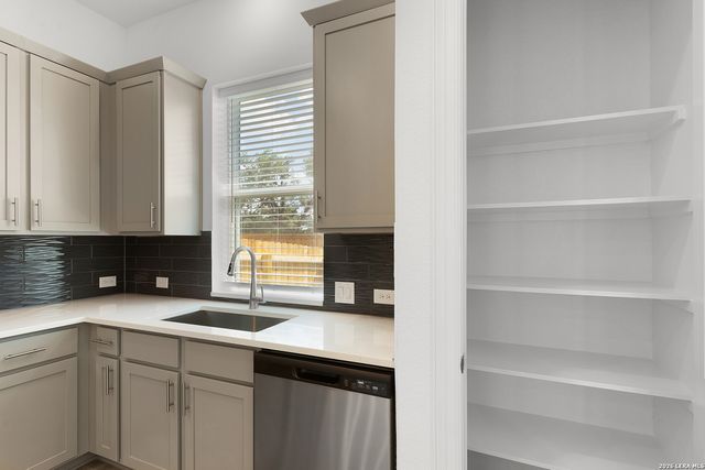 3523 N Loop 1604 E Unit 704, San Antonio, TX 78247