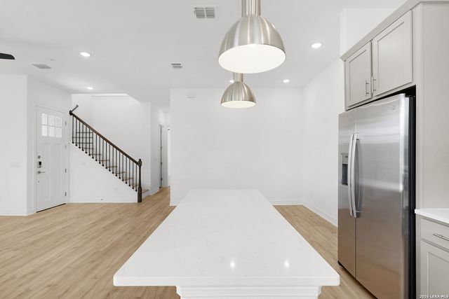 3523 N Loop 1604 E Unit 704, San Antonio, TX 78247