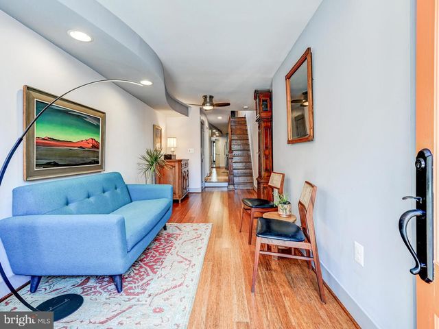 325 S CASTLE ST, Baltimore, MD 21231