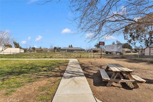 11441 Hemlock, Hesperia, CA 92345