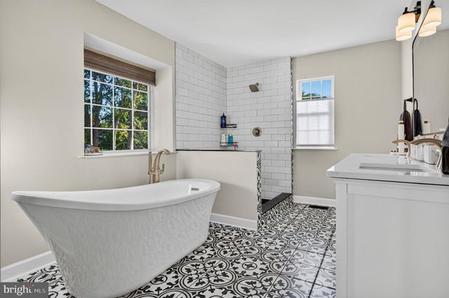 15 NORMANDY RD, Marlton, NJ 08053
