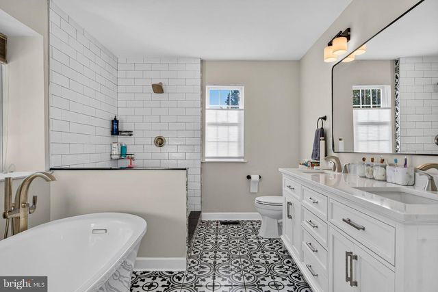 15 NORMANDY RD, Marlton, NJ 08053
