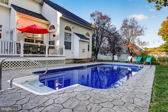 15 NORMANDY RD, Marlton, NJ 08053