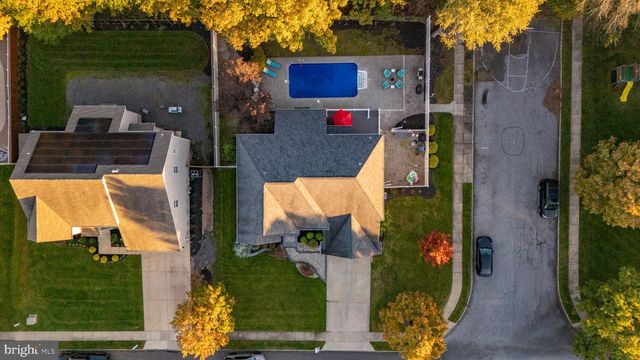 15 NORMANDY RD, Marlton, NJ 08053