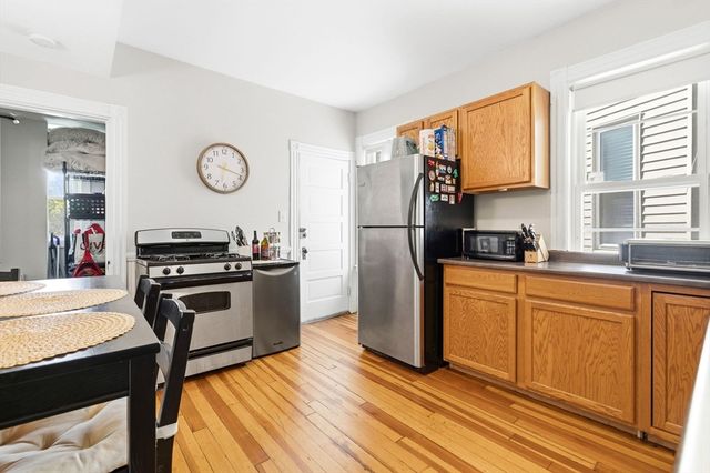 225 L St 2, Boston, MA 02127