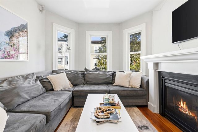 225 L St 2, Boston, MA 02127