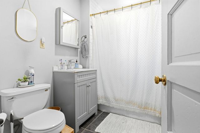 225 L St 2, Boston, MA 02127