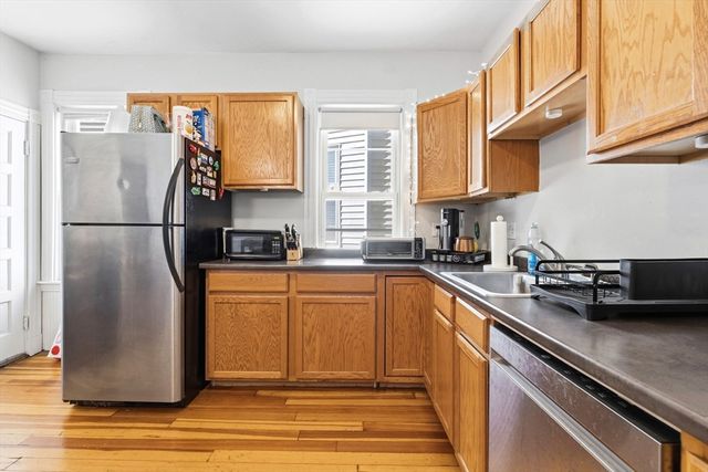 225 L St 2, Boston, MA 02127