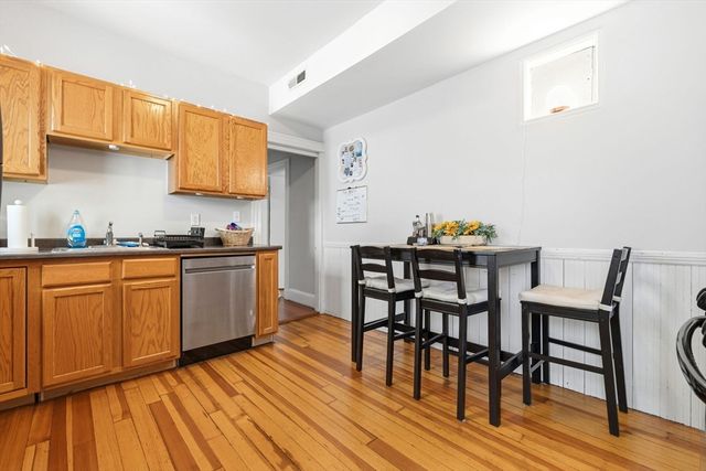 225 L St 2, Boston, MA 02127