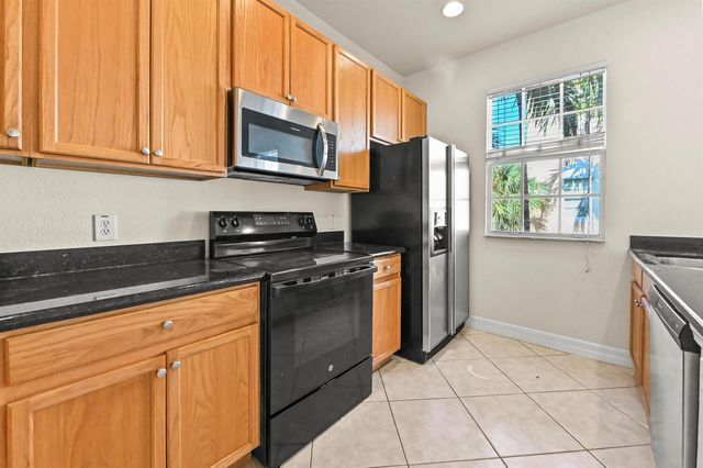 131 Harbors Way, Boynton Beach, FL 33435