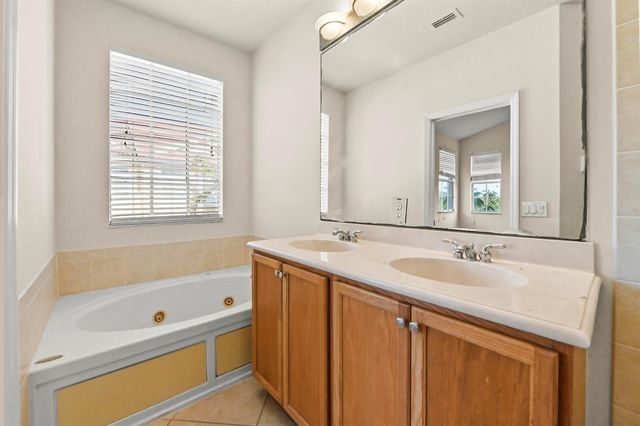 131 Harbors Way, Boynton Beach, FL 33435