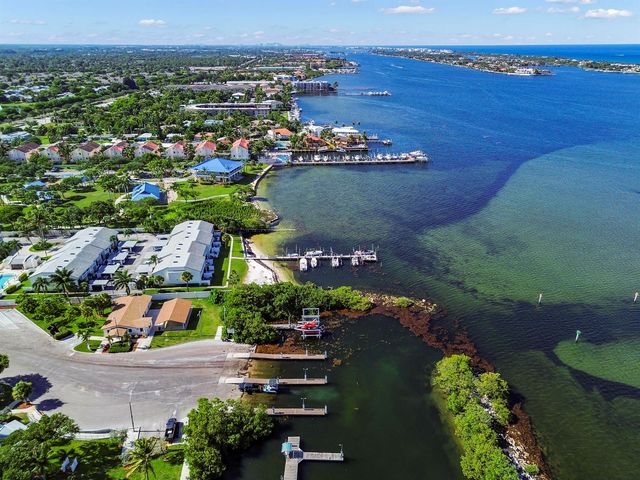 131 Harbors Way, Boynton Beach, FL 33435