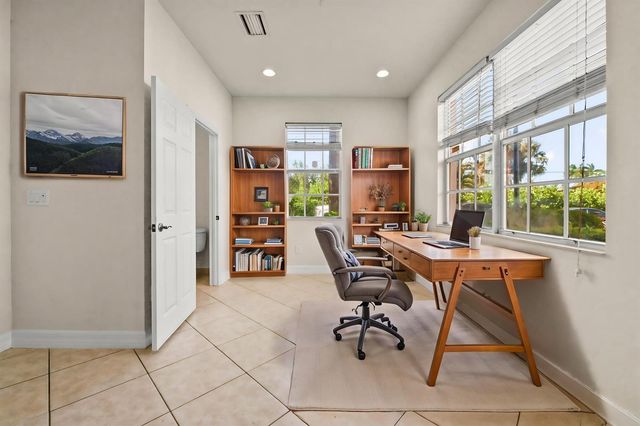131 Harbors Way, Boynton Beach, FL 33435