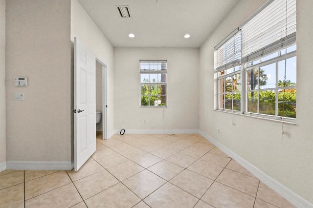 131 Harbors Way, Boynton Beach, FL 33435