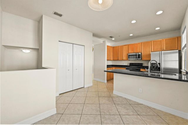 131 Harbors Way, Boynton Beach, FL 33435