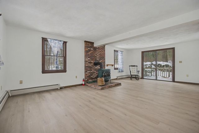 21 Country Road, Hampstead, NH 03826