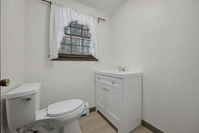 21 Country Road, Hampstead, NH 03826