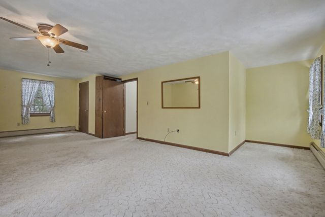 21 Country Road, Hampstead, NH 03826