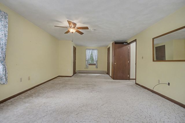 21 Country Road, Hampstead, NH 03826