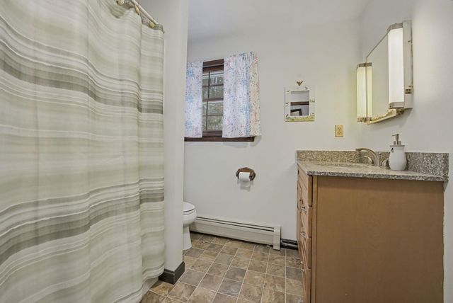 21 Country Road, Hampstead, NH 03826