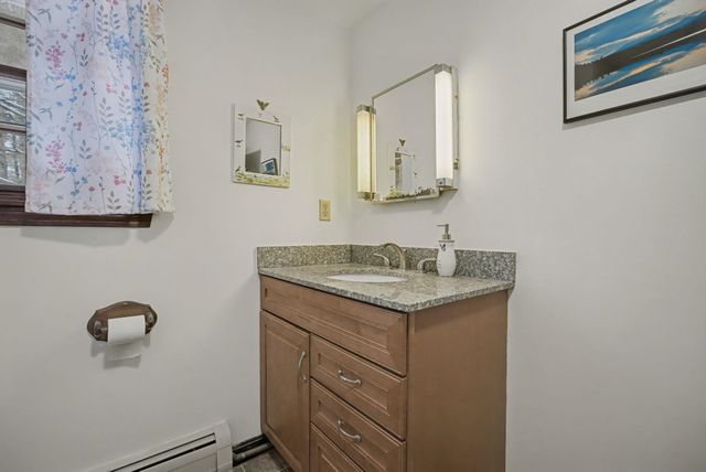 21 Country Road, Hampstead, NH 03826