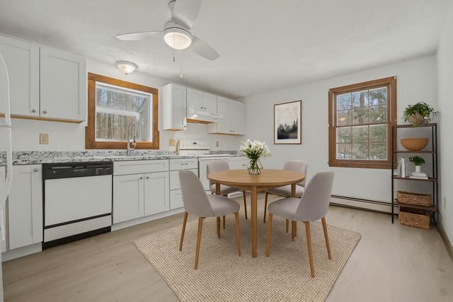 21 Country Road, Hampstead, NH 03826