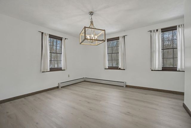 21 Country Road, Hampstead, NH 03826