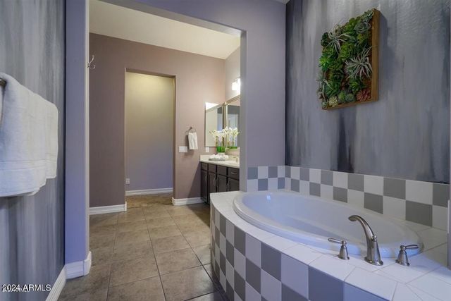 7570 W Quail Avenue, Glendale, AZ 85308