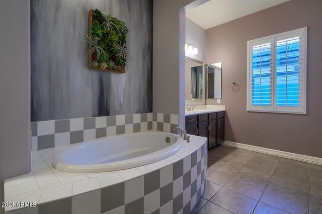 7570 W Quail Avenue, Glendale, AZ 85308