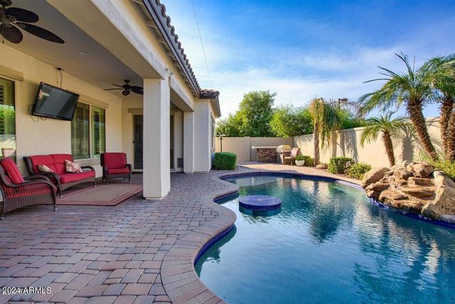 7570 W Quail Avenue, Glendale, AZ 85308