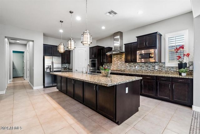 7570 W Quail Avenue, Glendale, AZ 85308