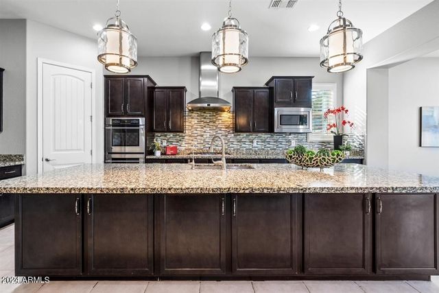 7570 W Quail Avenue, Glendale, AZ 85308