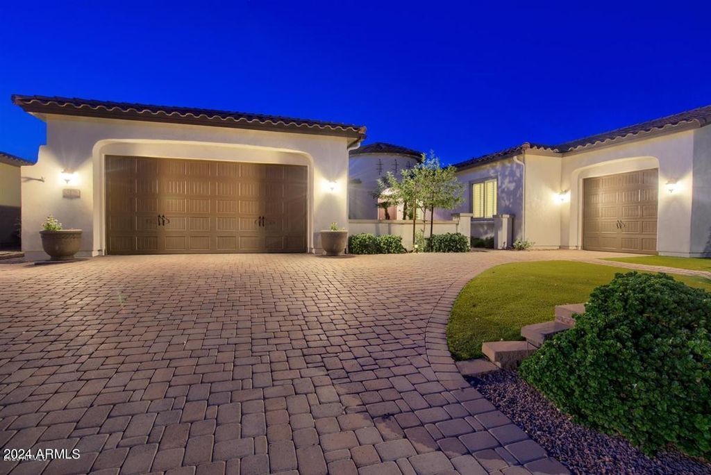 7570 W Quail Avenue, Glendale, AZ 85308