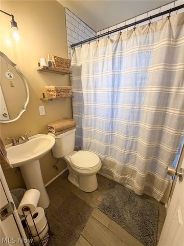 3931 Hopkins Road, Boardman, OH 44511