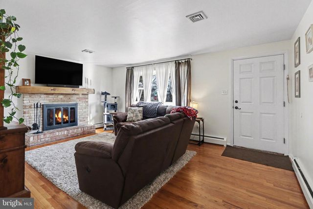 278 LONGS GAP RD, Carlisle, PA 17013